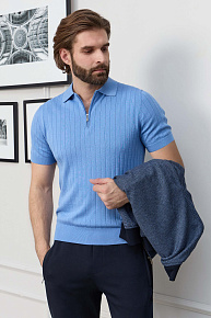 Поло голубого цвета с фактурными вертикальными полосами  (MEU-2506/DQSS58)