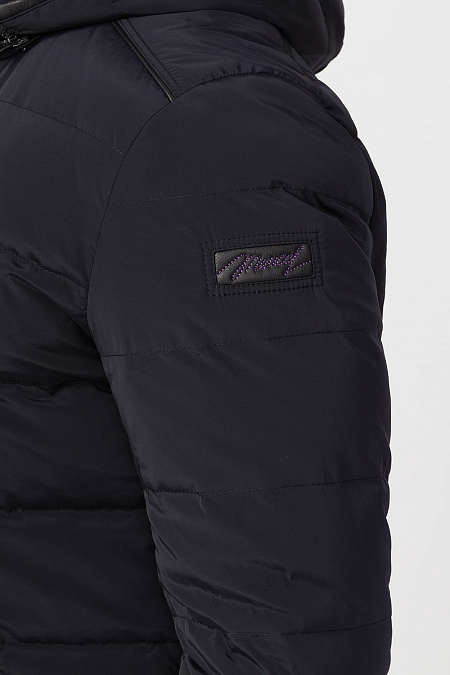 Легкий стеганый пуховик с капюшоном для мужчин бренда Meucci (Италия), арт. 1242/2 - фото. Цвет: Тёмно-синий. Купить в интернет-магазине https://shop.meucci.ru
