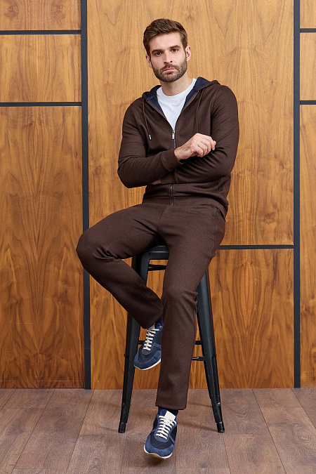 Коричневый спортивный костюм из плотного трикотажа  для мужчин бренда Meucci (Италия), арт. SpS A017 BROWN - фото. Цвет: Коричневый . Купить в интернет-магазине https://shop.meucci.ru
