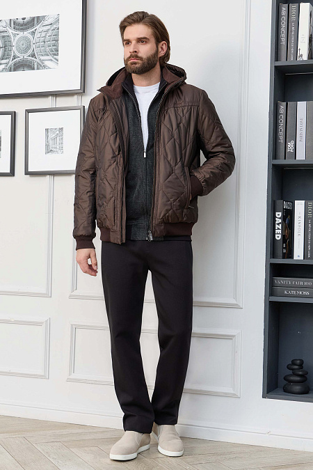 Утепленная стеганая куртка-бомбер с капюшоном  для мужчин бренда Meucci (Италия), арт. 6198 - фото. Цвет: Коричневый. Купить в интернет-магазине https://shop.meucci.ru
