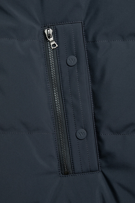 Удлиненный стеганый пуховик с капюшоном для мужчин бренда Meucci (Италия), арт. 1859 - фото. Цвет: Темно-синий. Купить в интернет-магазине https://shop.meucci.ru
