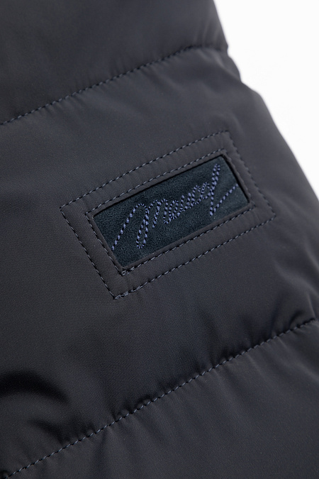 Стеганый пуховик средней длины с капюшоном  для мужчин бренда Meucci (Италия), арт. 1580 - фото. Цвет: Темно-синий. Купить в интернет-магазине https://shop.meucci.ru
